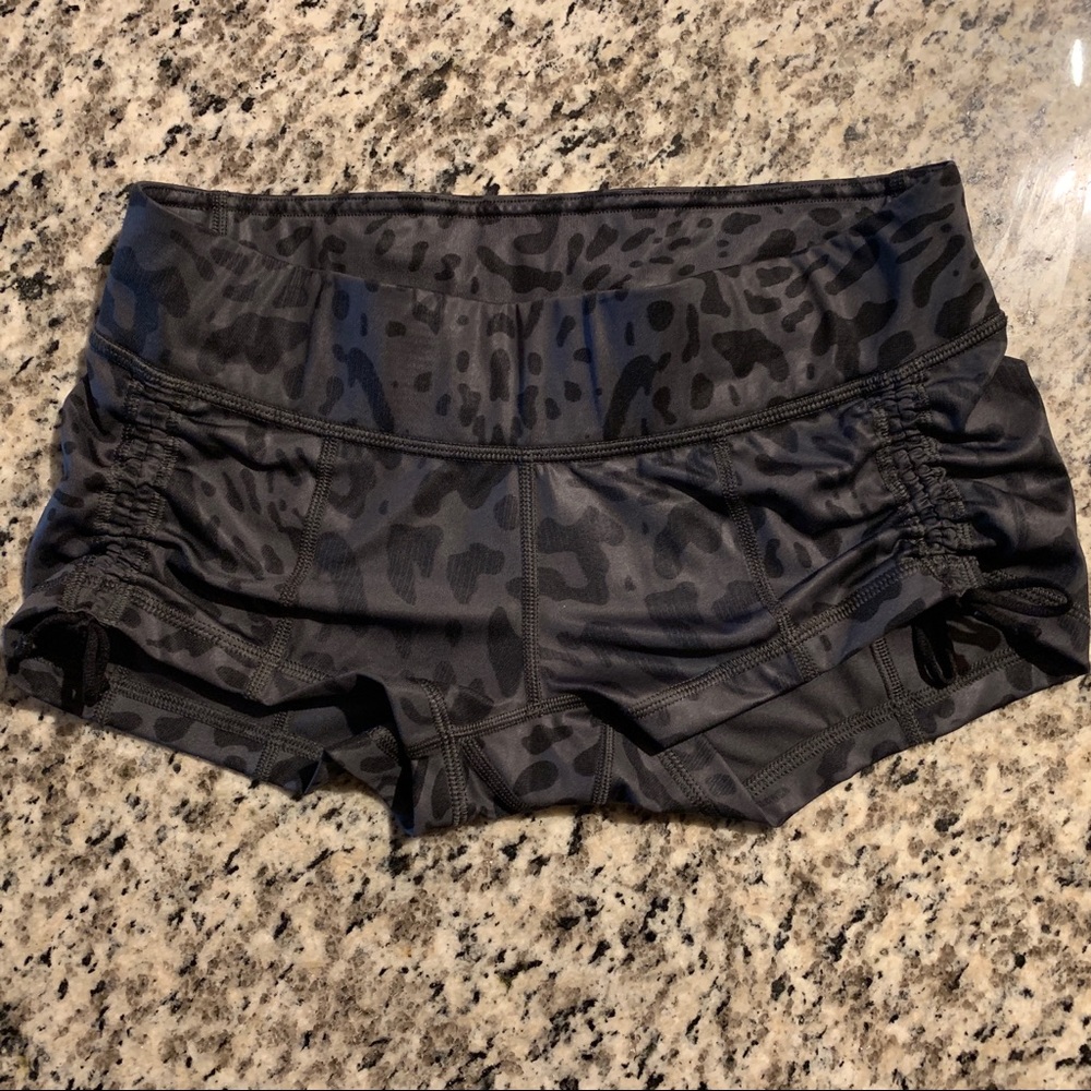 Hot yoga string short